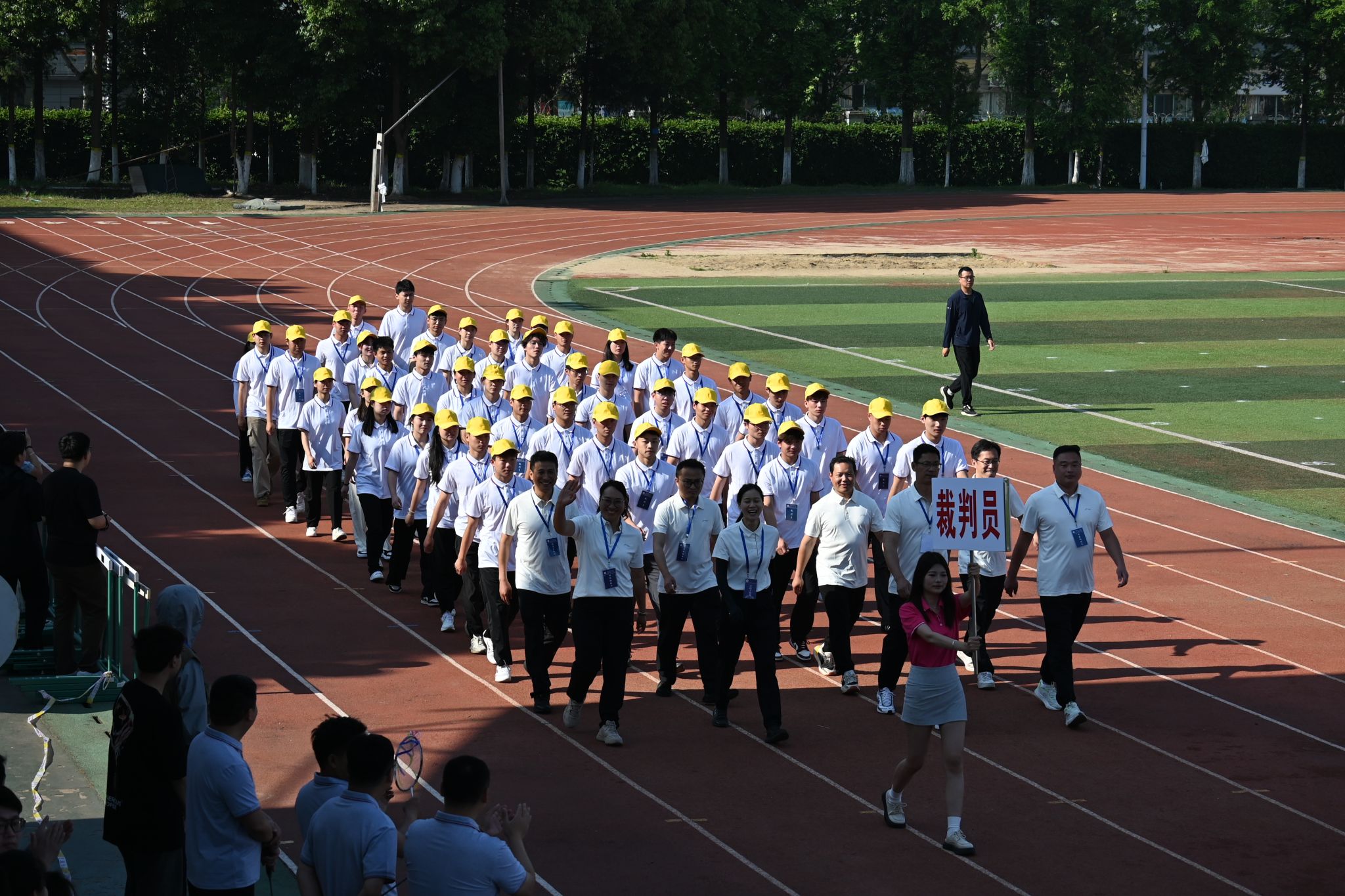 开云官网-窗口期体能课后；斯图加特篮板制胜备战欧篮联；赛场秩序良好；训练强度明显提升的简单介绍