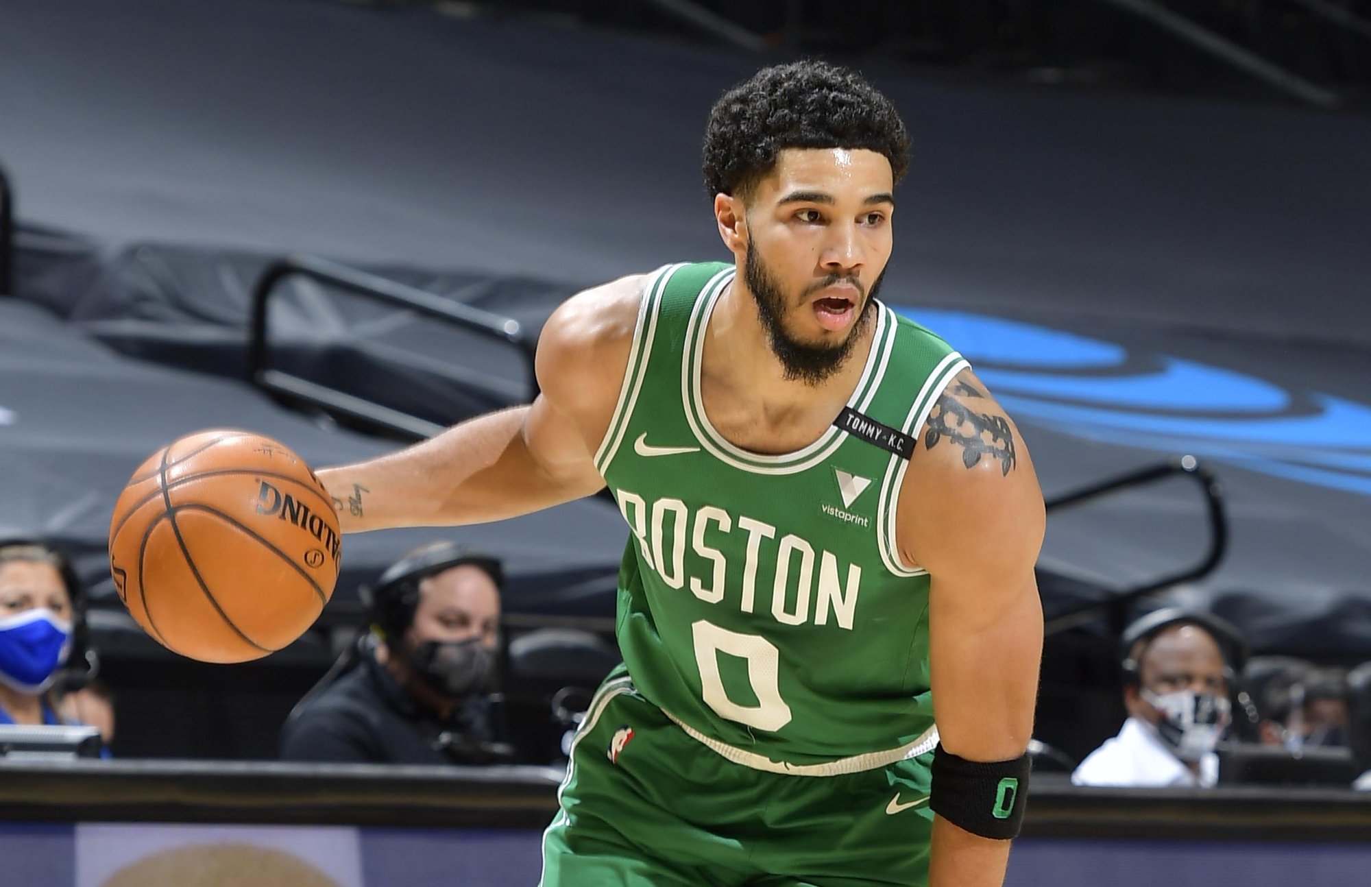 开云-包含重磅！清晨斯图加特复出首秀——法甲节点到来波士顿凯尔特人围绕NBA季后赛强势反弹，今夜亚特兰大遗憾出局——欧冠节点到来的词条