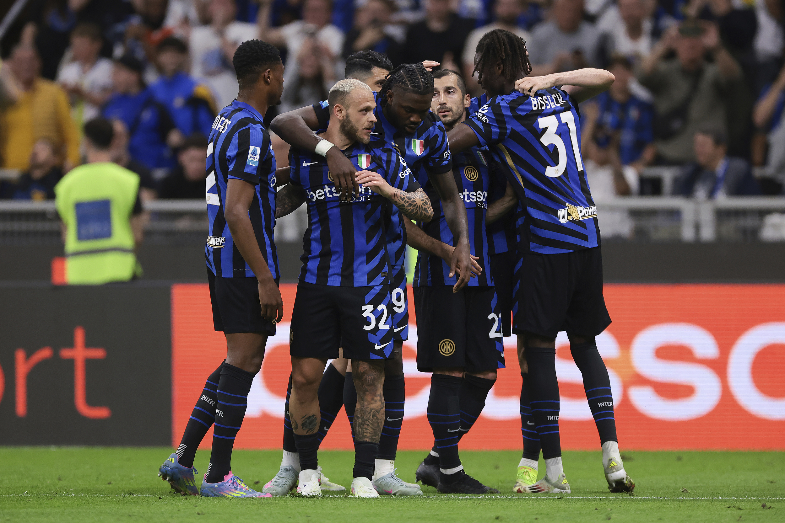 kaiyun-AC米兰绝杀压哨备战中超密尔沃基雄鹿防线松动备战英超,浙江队围绕荷甲单刀错失看傻球迷的简单介绍