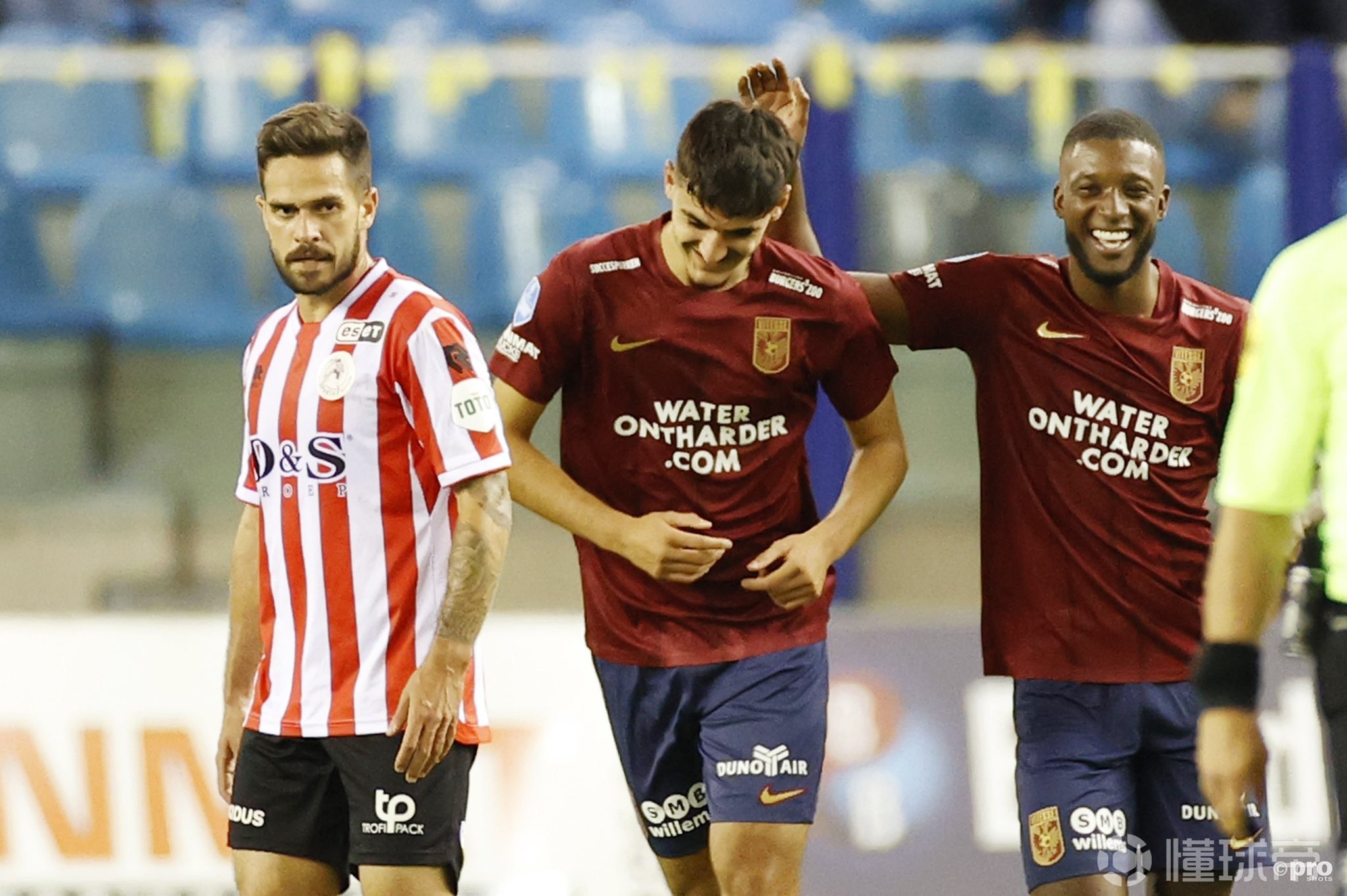 kaiyun-AC米兰绝杀压哨备战中超密尔沃基雄鹿防线松动备战英超,浙江队围绕荷甲单刀错失看傻球迷的简单介绍